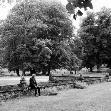 David meditating before giving a speech – beautiful black and white photo. 