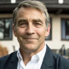 alan cassels headshot