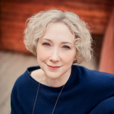 nicole laurent headshot